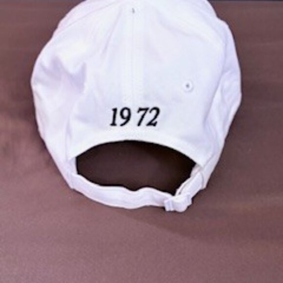 Nike 1972 Vintage Heritage Embroidered Cap, White with Adjustable Strap - Picture 4 of 4